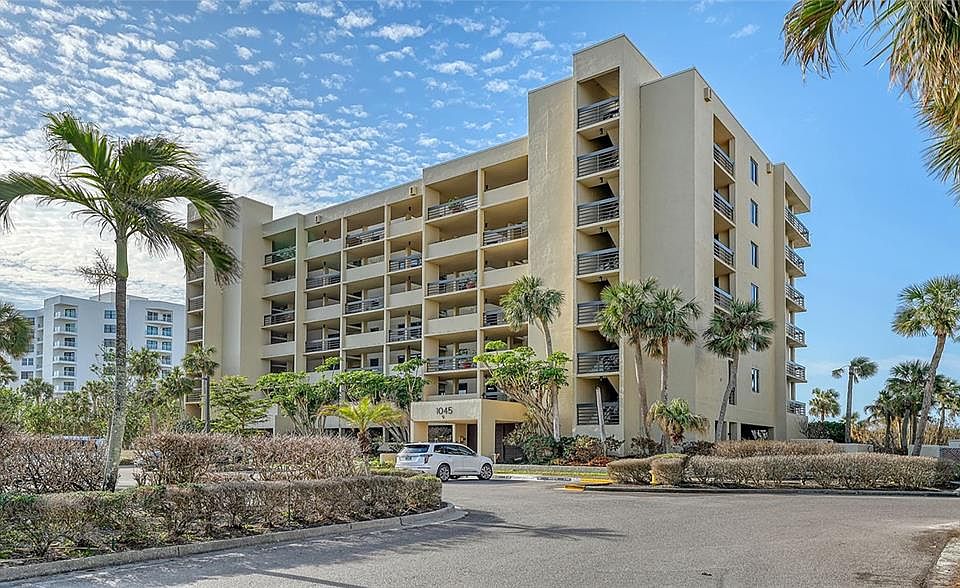 1st image of 1045 GULF OF MEXICO DRIVE #301