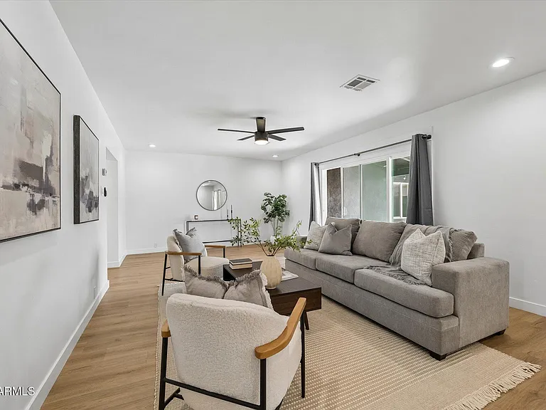1731 E Verde Ln — Photo 5