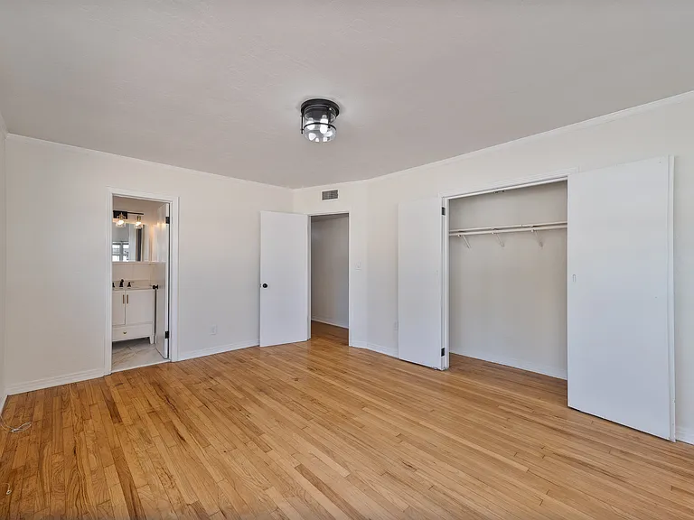 3610 Clemwood Dr — Photo 9