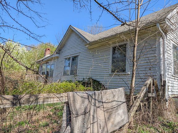 5th image of 112 Mays St