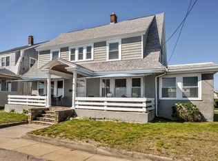 63 Beach Ave, Hull, MA 02045