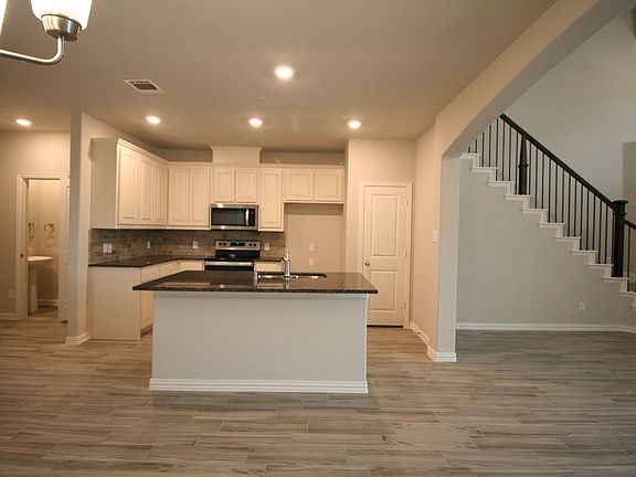 5th image of 1504 Joy Dr