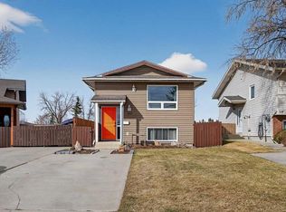112 SE Iroquois Cres W, Lethbridge, AB T1K 5J4
