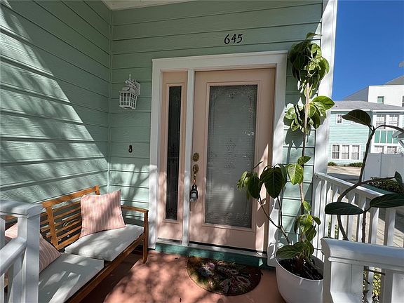 3rd image of 645 4th Ave S