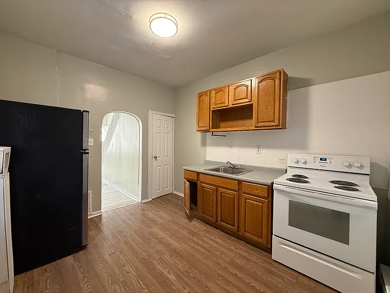 247 E Mayfield St — Photo 6