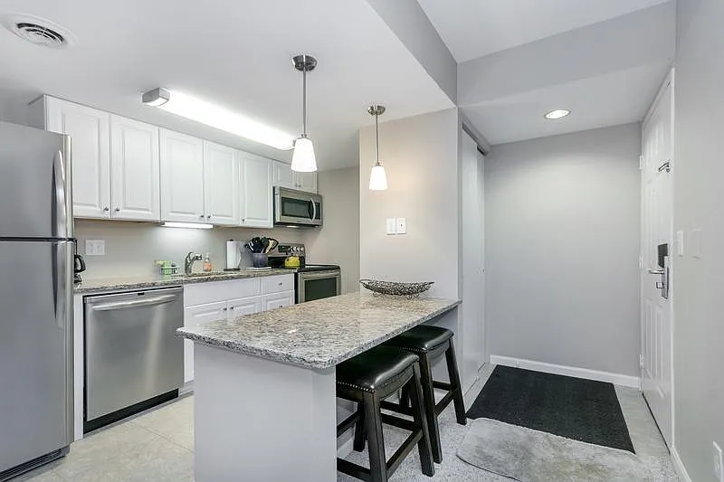 527 Donofrio Dr — Photo 1