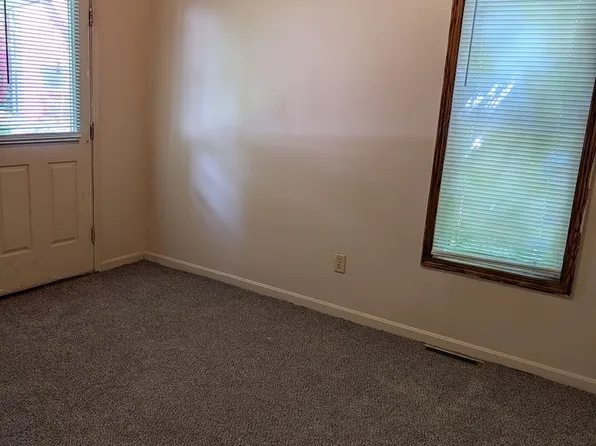 205 1/2 Montgomery, 205 1/2 E Montgomery St #C, Marietta, OH 45750