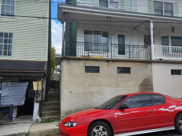 517 Pine Hill St, Minersville, PA 17954