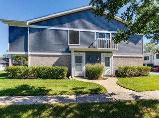 388 Pierce Ct, Vernon Hills, IL 60061
