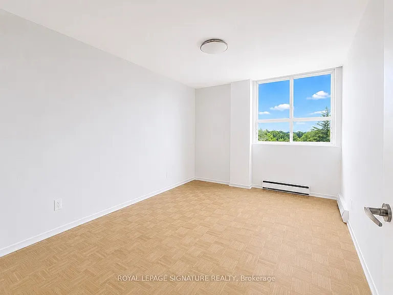 525 Eglinton Ave E #804 — Photo 14
