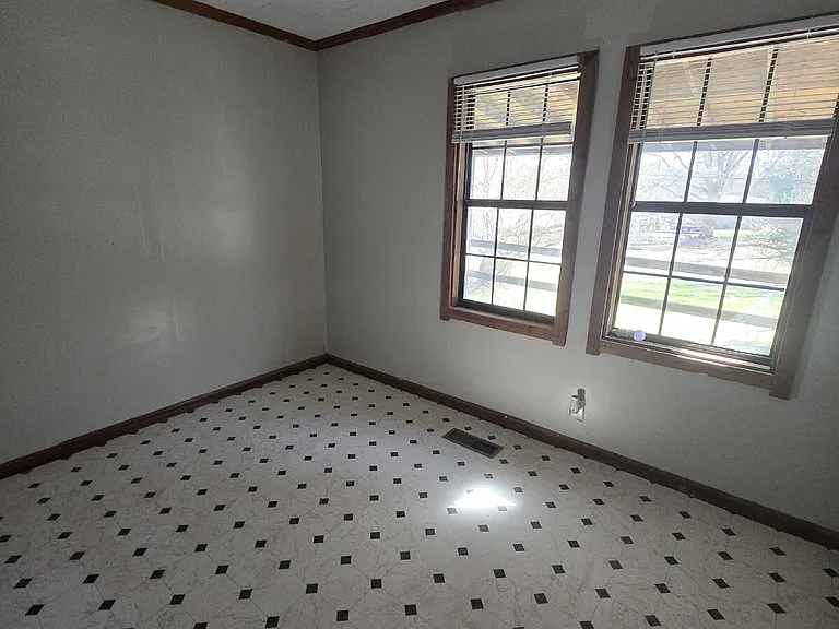 111 Owens Rd — Photo 12