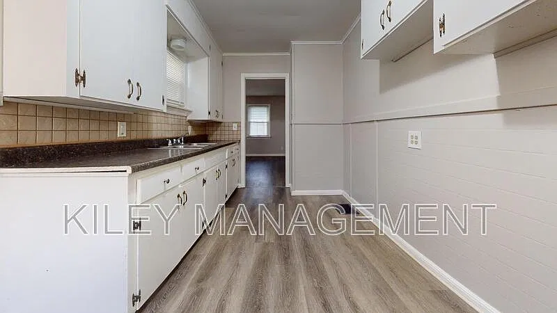 2 bed, 1.0 bath, 703 sqft, $750 — Photo 2