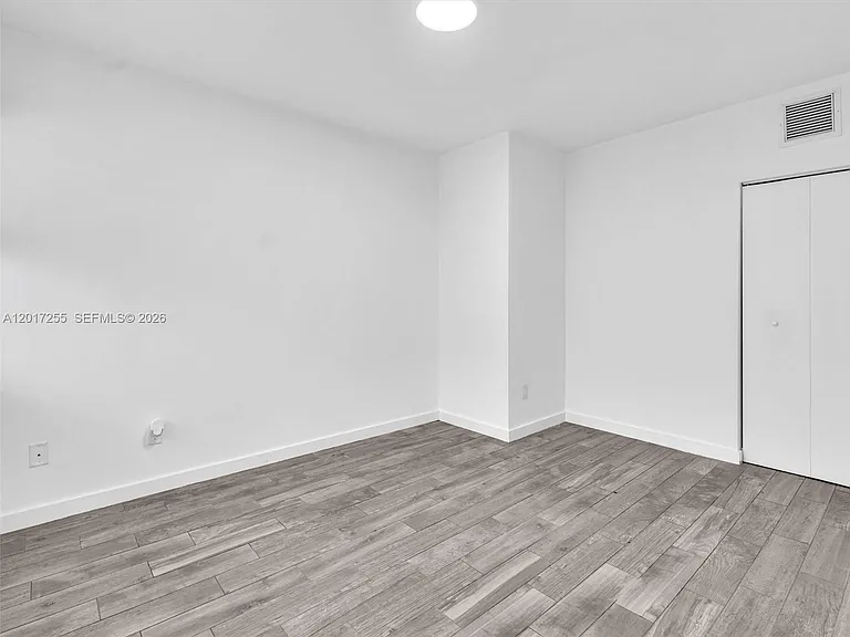 557 Michigan Ave #114 — Photo 11