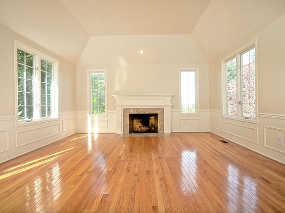 5th image of 14102 SE 42nd St