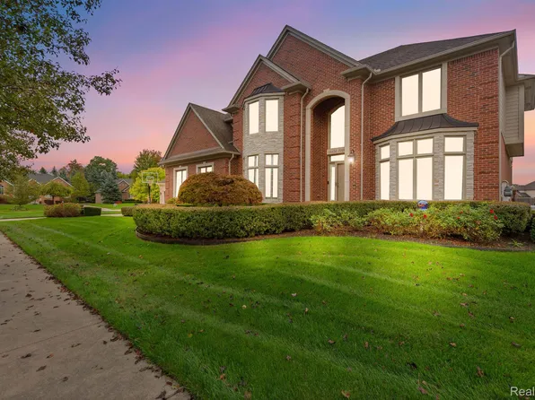 13452 Hawk Dr, Shelby Township, MI 48315