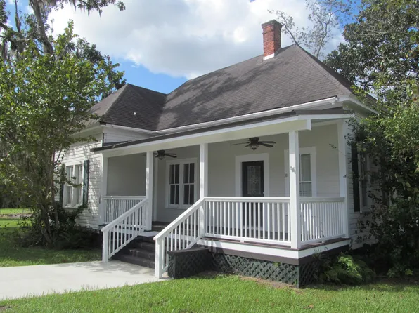 500 Bedell Ave, Woodbine, GA 31569
