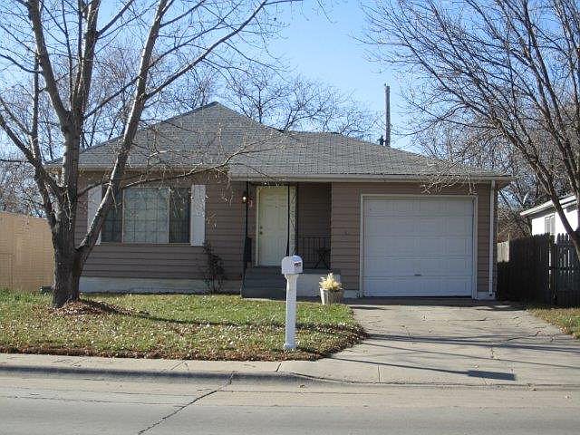 1st image of 2112 N Custer Ave