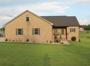 1118 High Lake Dr, Dickson, TN 37055