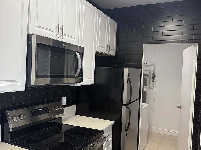 2516 Grassy Point Dr #312 — Photo 7