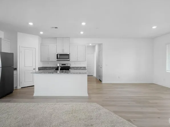 8113 Morningstar Ave, Bakersfield, CA 93306
