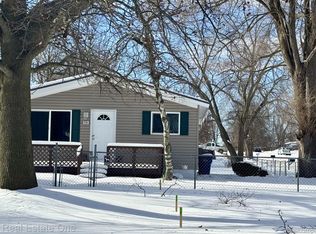 731 Stanley Ave, Pontiac, MI 48340