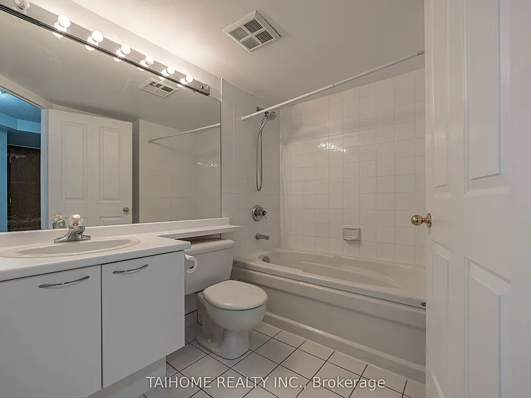 28 Hollywood Ave #809 — Photo 18