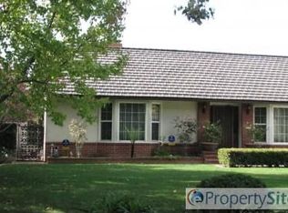 3845 Country Club Dr, Long Beach, CA 90807