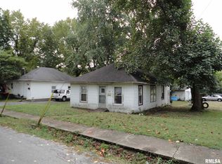 112 W 9th St, West Frankfort, IL 62896