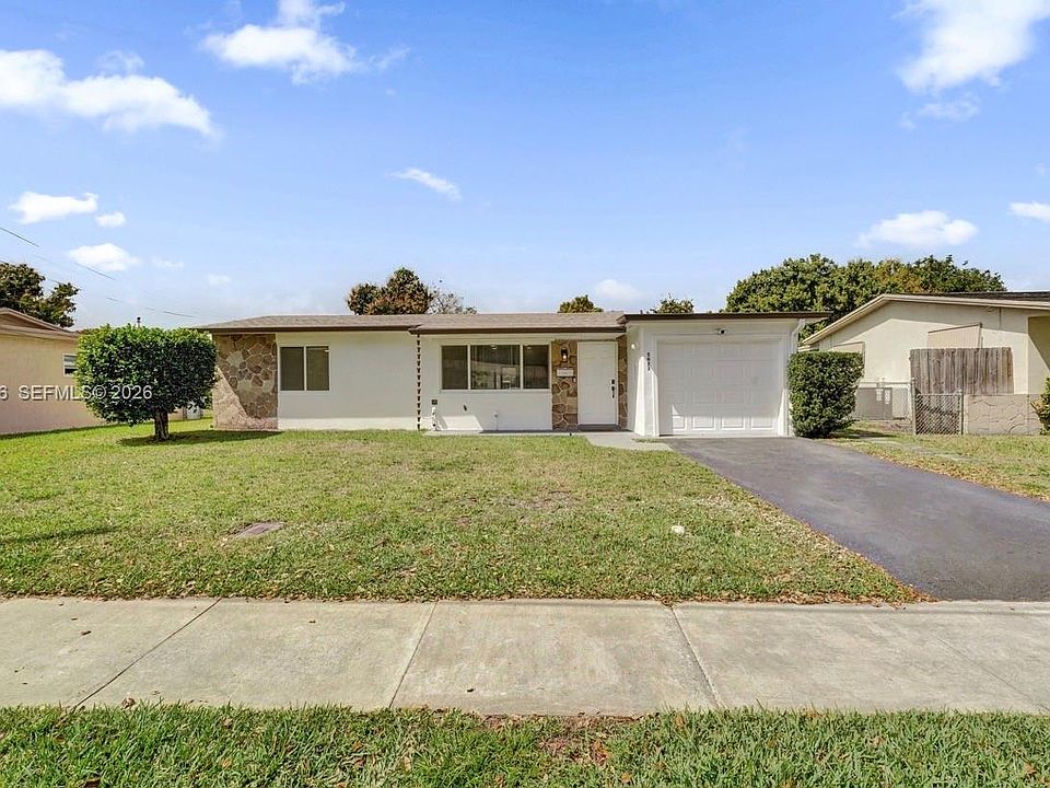 1st image of 5023 SW 93rd Ave