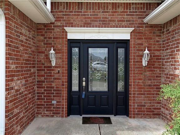 3rd image of 2313 Pinehurst Ct