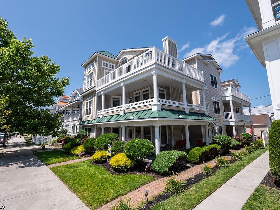 1st image of 916 Ocean Ave #3