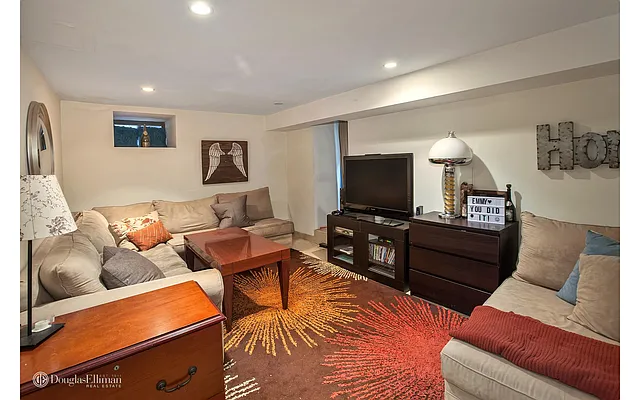 Rented by Douglas Elliman | media 7