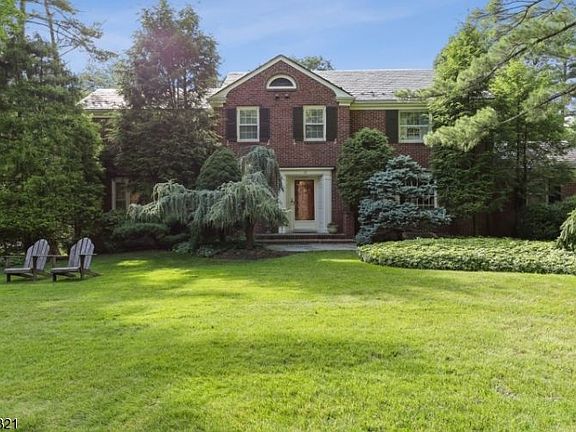 2nd image of 75 Whiteoak Dr