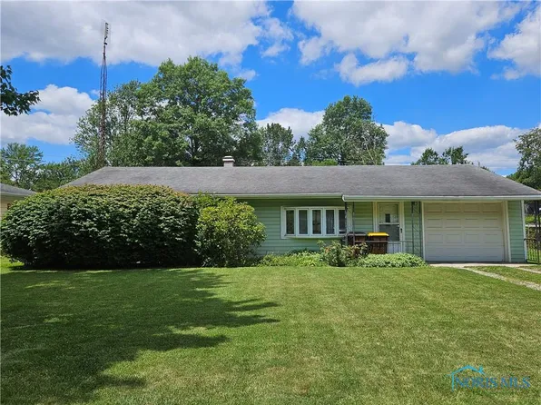 1584 S Clinton St, Defiance, OH 43512
