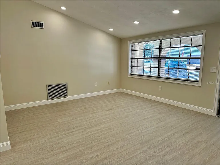4420 Sawgrass Blvd — Photo 6