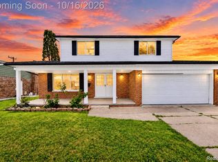 3528 Byrd Dr, Sterling Heights, MI 48310