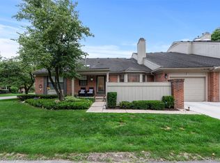 7208 Green Farm Rd #1, West Bloomfield, MI 48322