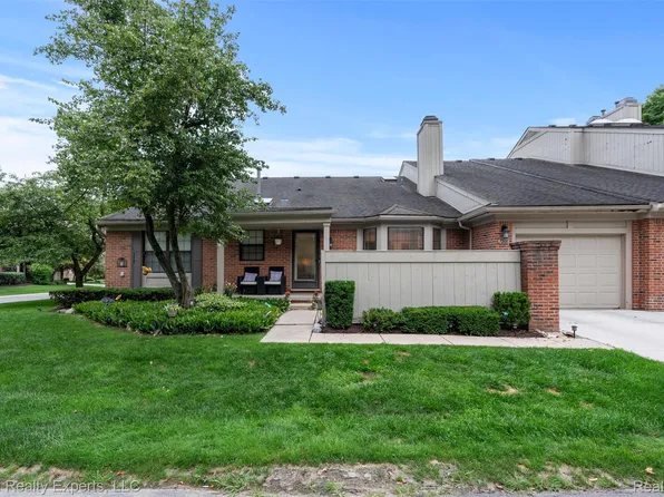 7208 Green Farm Rd #1, West Bloomfield, MI 48322