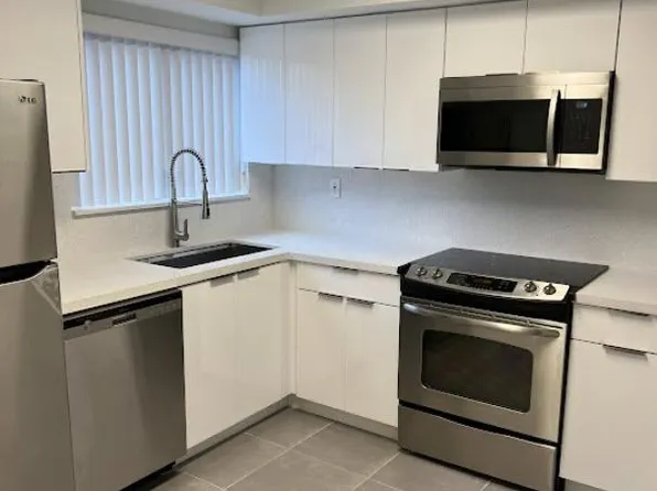 14911 SW 80th St APT 214, Miami, FL 33193