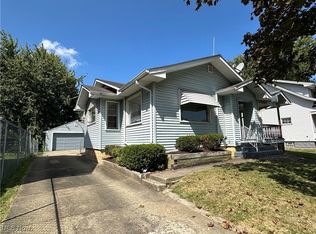 870 Oak Knoll Ave SE, Warren, OH