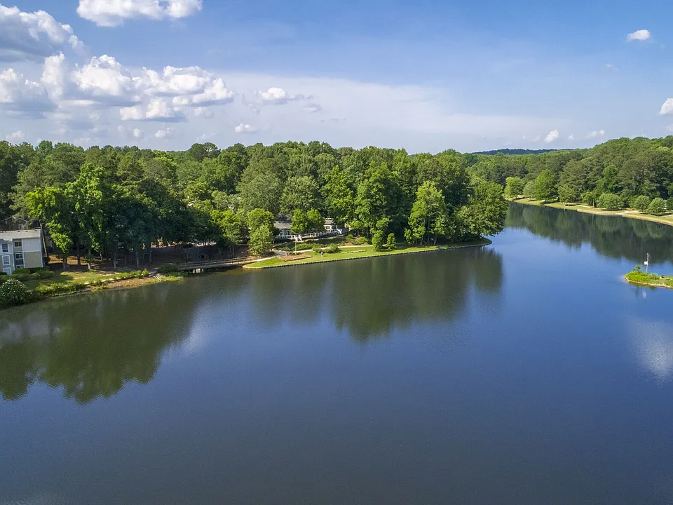 The Lake House at Martins Landing
