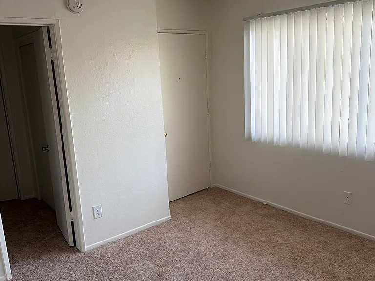 Whitsett III — Photo 3