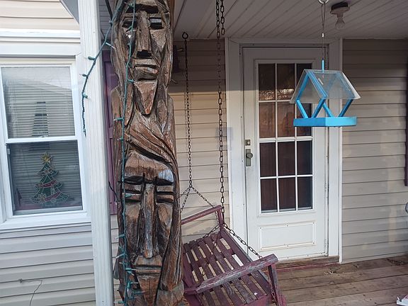 3rd image of 2049 Crooked Spur Rd