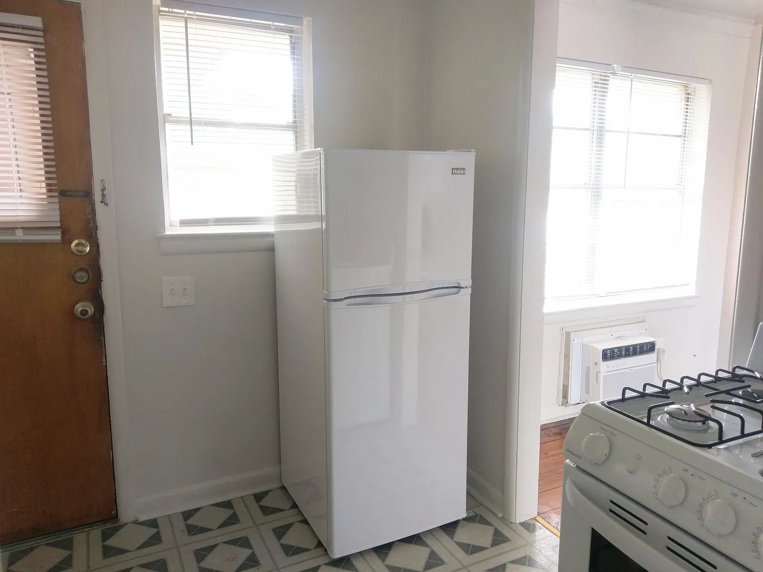 1 bed, 800 sqft, $1,375 — Photo 3