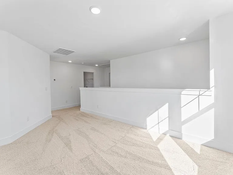 141 Rose Hannah Dr — Photo 17