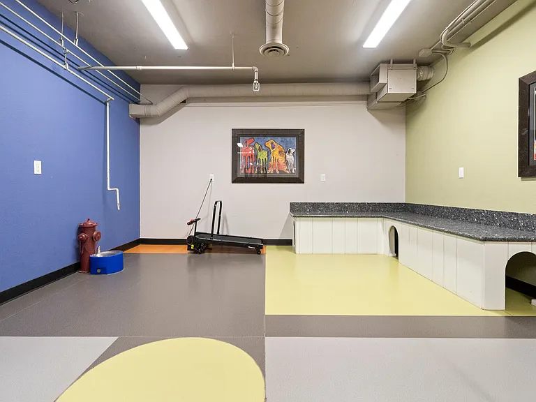 Lux Apartments — Photo 34