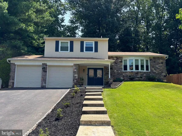 335 Fox Hollow Dr, Feasterville Trevose, PA 19053