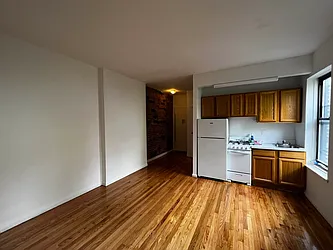 Rented by Salon Realty Corp