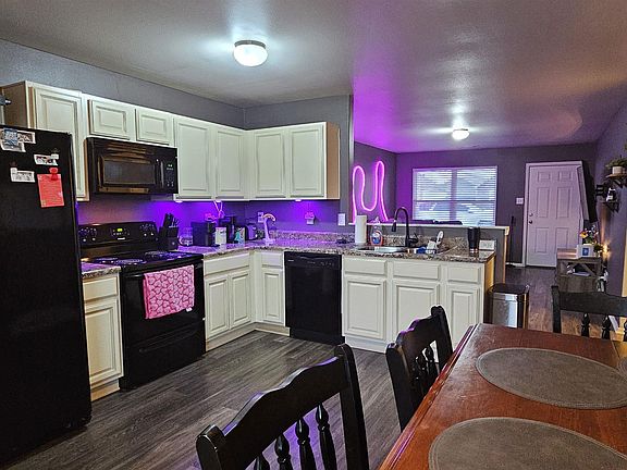 5th image of 3730 Churchill Dr