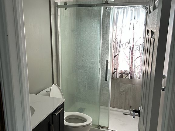 3rd image of 410 Admiral St